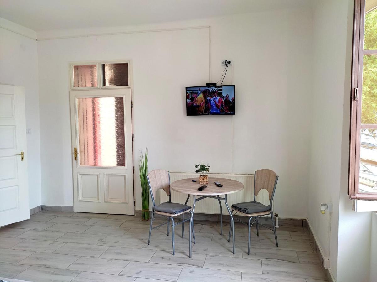 Panorama Apartman วาค ภายนอก รูปภาพ